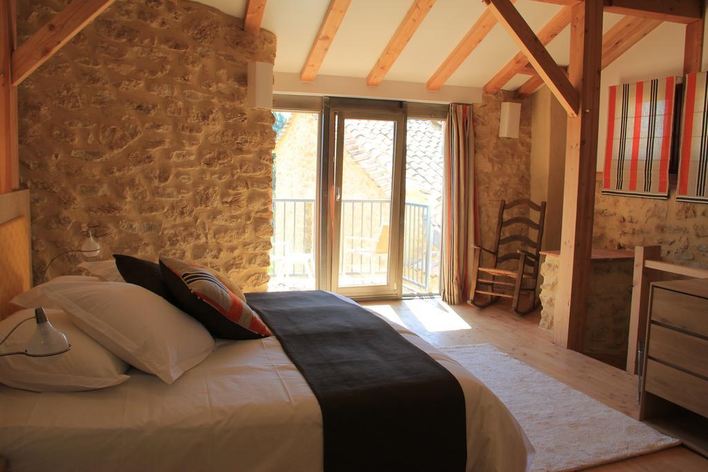 Hollyoaks Estate Hotel Saint-Pons-la-Calm Quarto foto