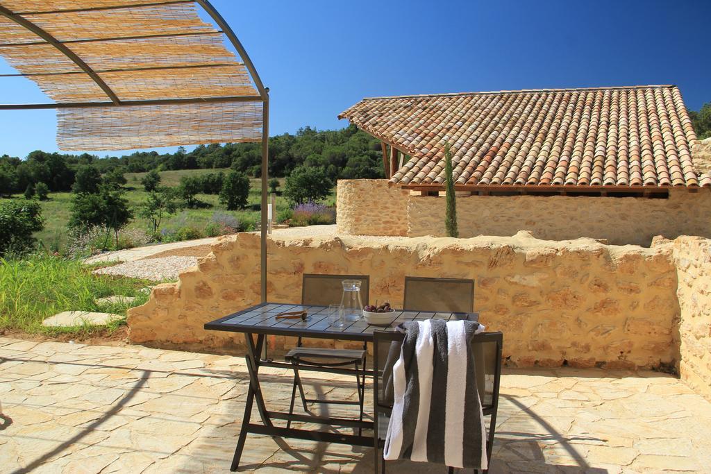 Hollyoaks Estate Hotel Saint-Pons-la-Calm Quarto foto