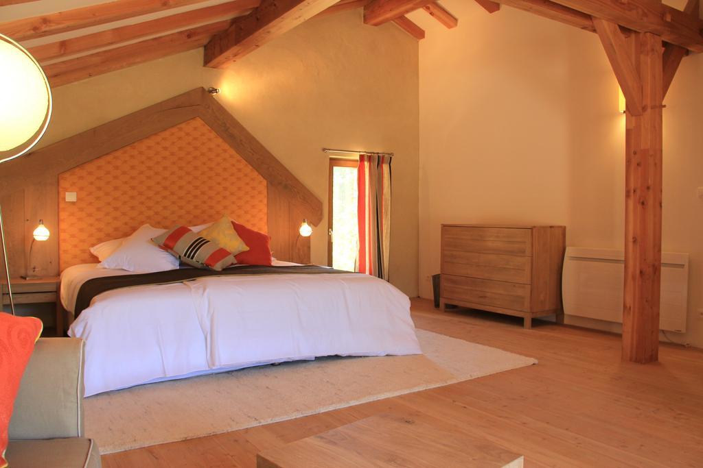 Hollyoaks Estate Hotel Saint-Pons-la-Calm Quarto foto