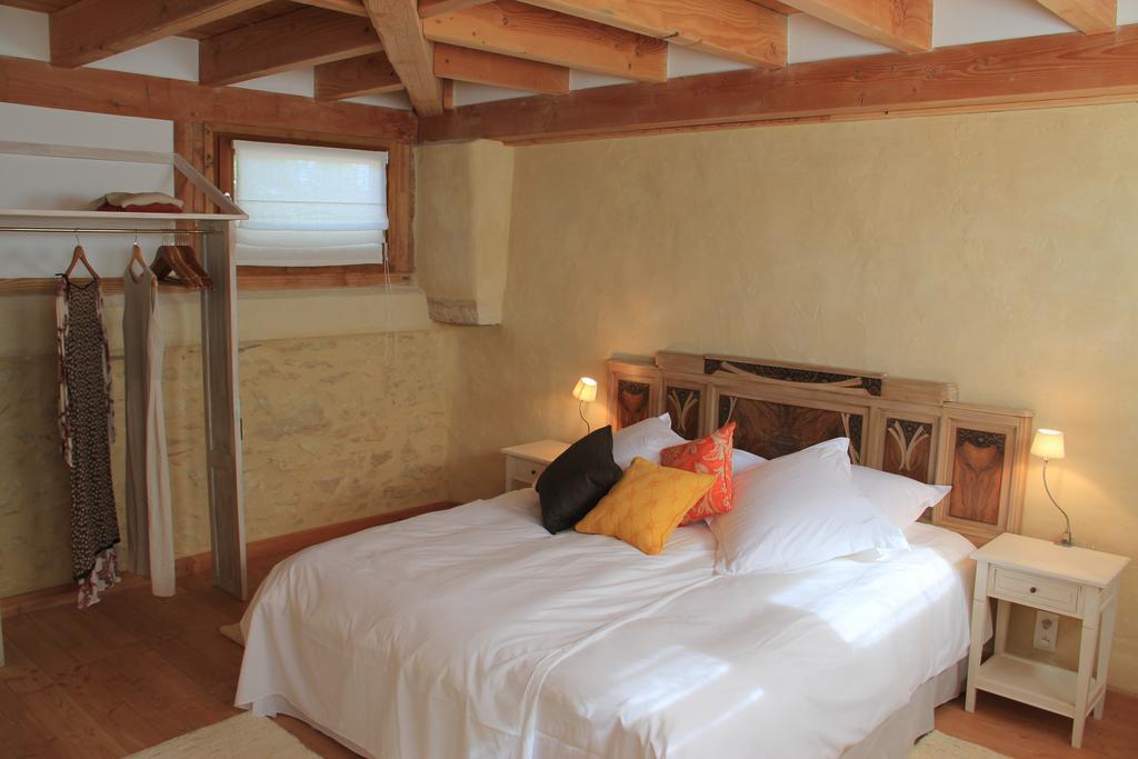 Hollyoaks Estate Hotel Saint-Pons-la-Calm Quarto foto